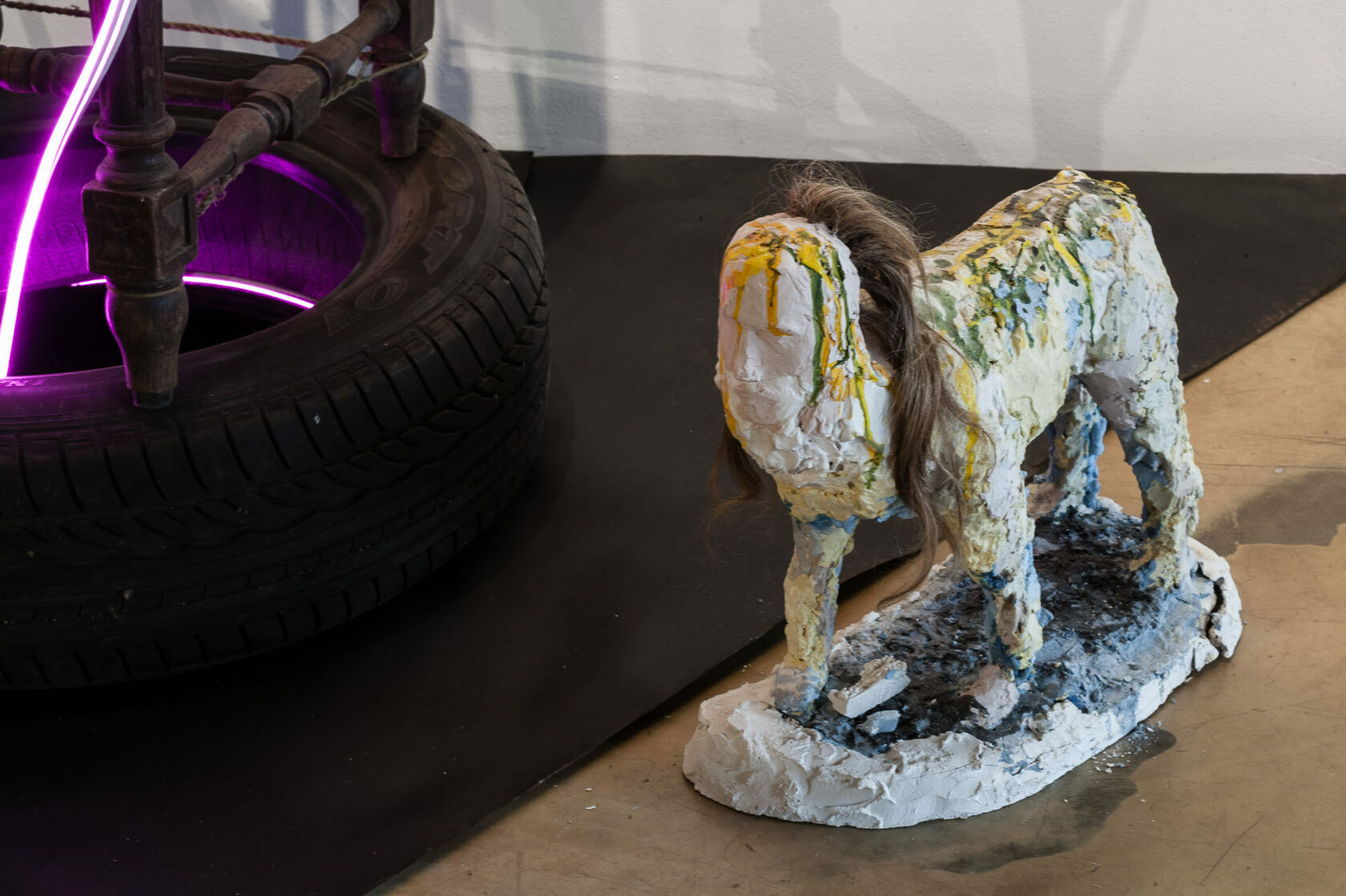 Выставка Олега Хмелева «Бим-Бом»