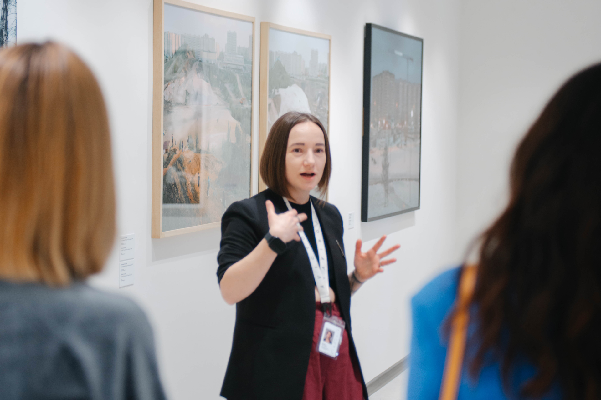  Крупным планом: цикл специальных экскурсий Дарьи Волковой по выставке «Самое красивое место, где я когда-либо был» 