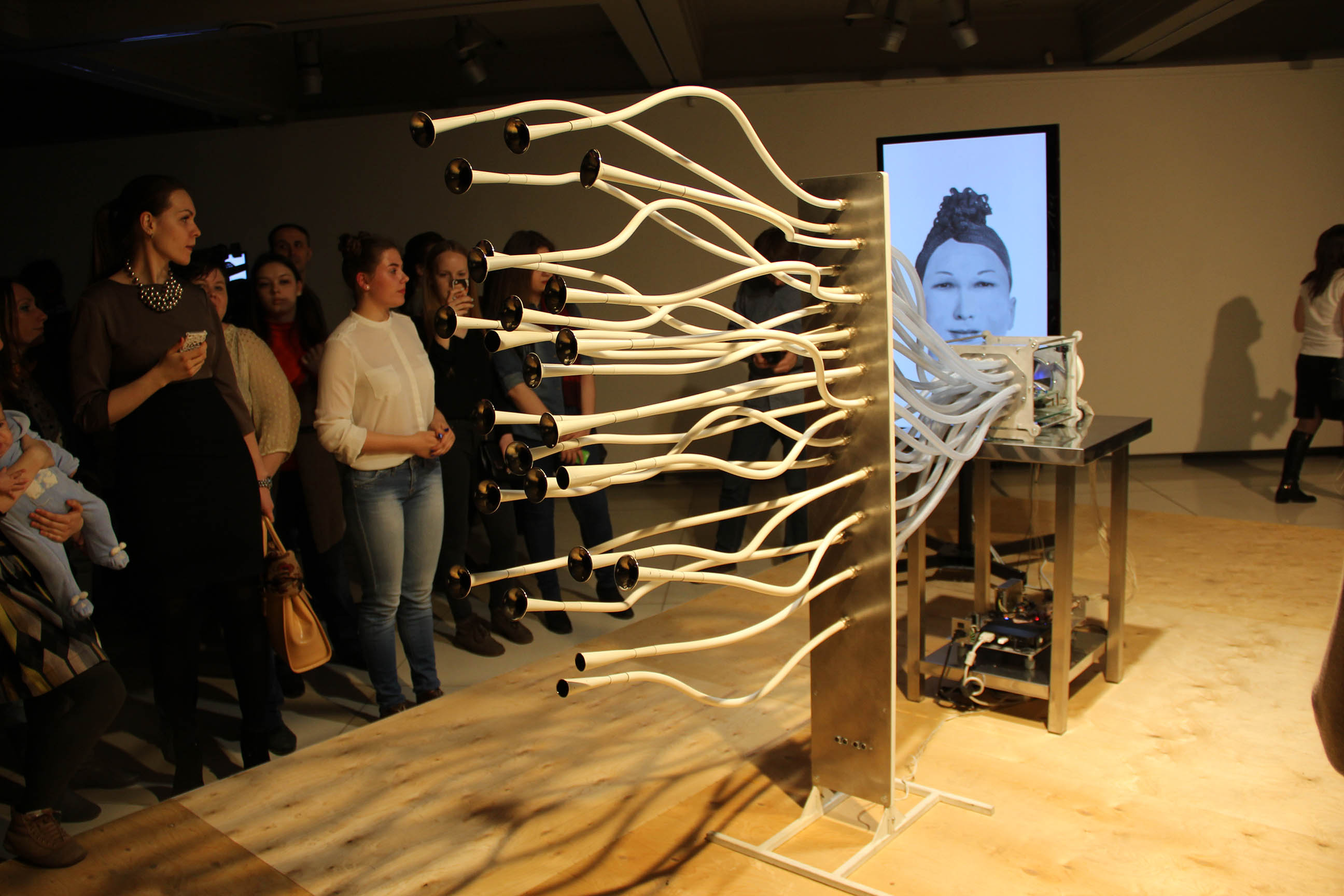 Выставка Арт-группы «КБС» «Под присмотром»