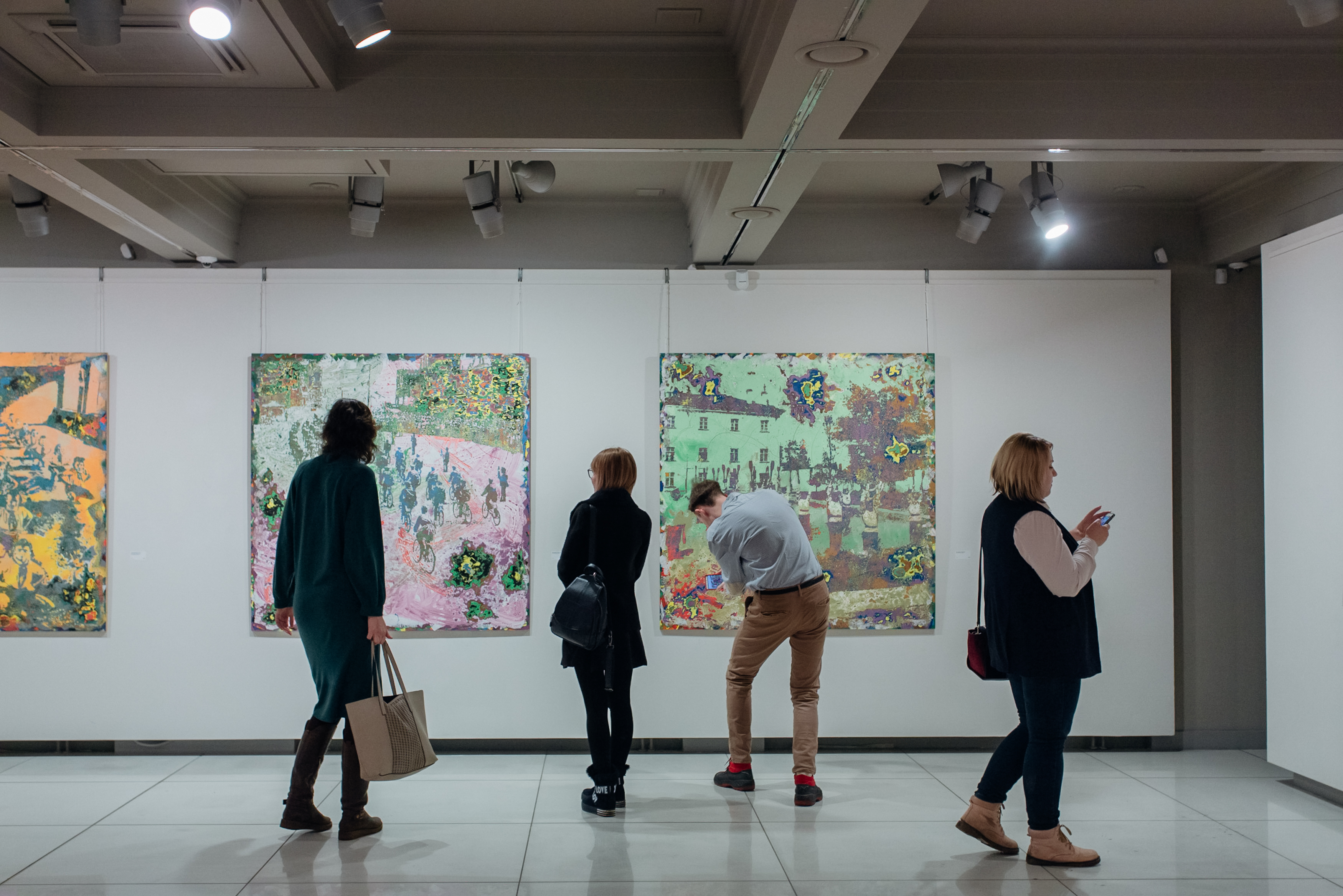 Выставка Владимира Потапова «Вид на живопись»